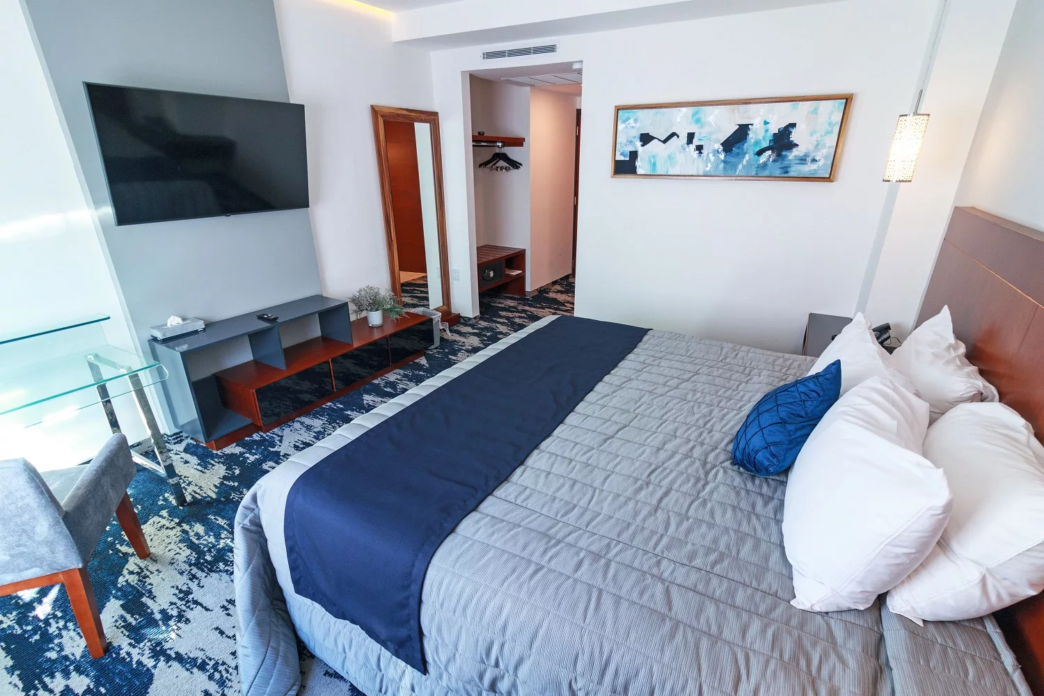 Habitacion con cama Kingsize del Hotel Fray Select en Tepic